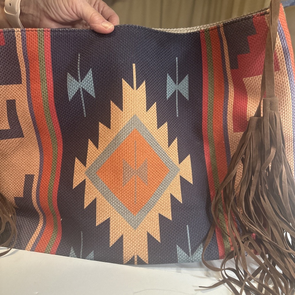 PRETTY CANVAS TOTE NWOT AZTEC DESIGN - Picture 2 of 14